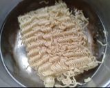 Foto langkah ke 1 dari resep Kreasi indomie rasa soto Padang.
