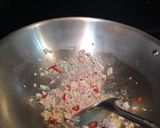 รูปขั้นตอนการทำที่ 2 ของ มะเขือผัดเนื้อไก่สับ