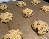 Foto del paso 3 de la receta: Galletas de avena, plátano y chips de chocolate 🍪