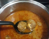 Foto del paso 4 de la receta: Albóndigas sin huevo rellenas de queso en caldillo de chipotle