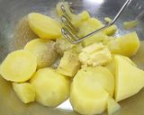 Foto langkah ke 3 dari resep Simple Mashed Patato.