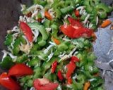 Foto langkah ke 4 dari resep Tumis pare teri medan.