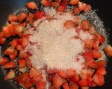 Foto langkah ke 2 dari resep Korean Strawberrymilk.