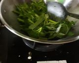 Foto langkah ke 2 dari resep Tumis Kangkung Kecap.