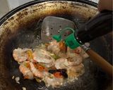 Foto langkah ke 4 dari resep Udang Goreng Saus Tiram.
