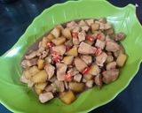 Foto langkah ke 6 dari resep Tumis Ayam Kentang.