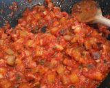 A picture of step 3 of Spaghetti with aubergine and pancetta.