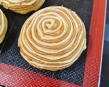 Foto langkah ke 6 dari resep Vanila Coffee Mexican Bun.