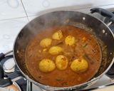 A picture of step 3 of Egg curry.