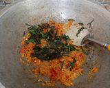 Foto langkah ke 4 dari resep Nasi Goreng Daun Mengkudu Pedas.