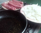 Foto del paso 1 de la receta: Salchichas encebolladas al vino tinto