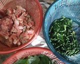 Foto langkah ke 1 dari resep Sayur bening bayam kacang.