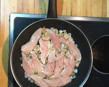 Foto del paso 3 de la receta: Pollo con nata y queso