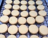 Foto langkah ke 5 dari resep White Almond Cookies.