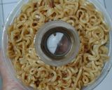 Foto langkah ke 3 dari resep Donat indomie tanpa telor tanpa kukus.