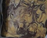 Foto langkah ke 8 dari resep Swirled Chocolate Peanut Butter Bars.