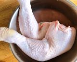 Hình bước làm 2 của món Lẩu Gà Nấm Mỡ Lá Quế