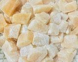 Foto del paso 3 de la receta: CUADRADOS DE 🍋Limón🍋CON TROZOS DE DULCE DE BATATA🍠 🍋🍠🍋🤗😋😋😉
