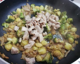 Foto del paso 4 de la receta: Salteado de verduras con pollo