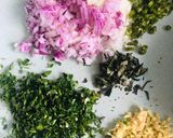 A picture of step 1 of Rava thunuku.