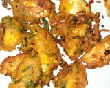 A picture of step 3 of Egg pakoda.