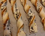 Foto del passaggio 7 della ricetta Bastoncini di pasta sfoglia con zucca speziata