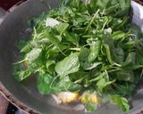 Foto langkah ke 5 dari resep Sayur bayam temu kunci.