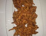 A picture of step 4 of Aloo Palak Ke traditional pakoray.