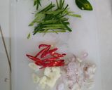 Foto langkah ke 1 dari resep Nasi goreng daun jeruk.