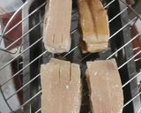 รูปขั้นตอนการทำที่ 6 ของ หมูกรอบ ต้ม + อบ + ทอด