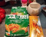 Foto del paso 1 de la receta: Tomate frito casero con verdura en olla exprés