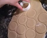 Foto del paso 2 de la receta Galletitas Caseras fácil y ricas, con Chips y Grana