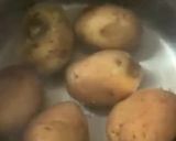 A picture of step 1 of Cheesy Smashed Potatoes.