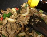Foto langkah ke 11 dari resep Oseng Daging Sapi Cabe Ijo.