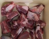 Foto del paso 1 de la receta: Papas guisadas con costillas