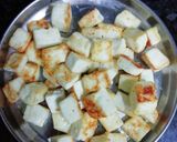 A picture of step 1 of Paneer Kadhai.