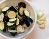 Foto langkah ke 1 dari resep Ayam Miso tumis Zucchini 🥒 Terong 🍆 dan Kubis.