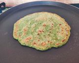 A picture of step 4 of Liquid Dough Palak Paratha.