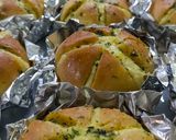 Foto langkah ke 7 dari resep Korean Garlic Cheese Bread.