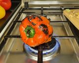 வறுத் காப்சிகம் வாதுமை கொட்டை துளிகள்(Roasted bell pepper walnut spread recipe in tamil) ரெசிபி ஸ்டேப் 1 புகைப்படம்