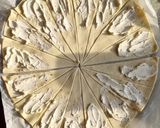 Foto del passaggio 1 della ricetta Cornetti di sfoglia al salmone