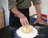 Foto del paso 3 de la receta: Sorrentinos caseros de verdura y Ricota