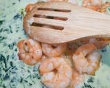 Spenótos, garnélás spagetti recept fázis 3 fotója