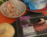Foto del paso 1 de la receta: Merluza en salsa con pulpo y gambas