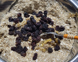Foto del paso 2 de la receta: Galletitas de avena y almendras con pasas de uva