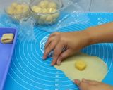 Foto langkah ke 5 dari resep Bolen pisang coklat keju.