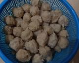 Foto langkah ke 4 dari resep Bakso Ayam Spesial.