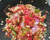 Foto langkah ke 3 dari resep Cumi asin sambal mangga.