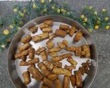 खसखस वाली गुड़ पारे (Khaskhas wali gur para recipe in hindi) रेसिपी चरण 9 फोटो