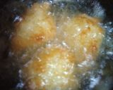 A picture of step 3 of Idli dahi chatpata chat.
